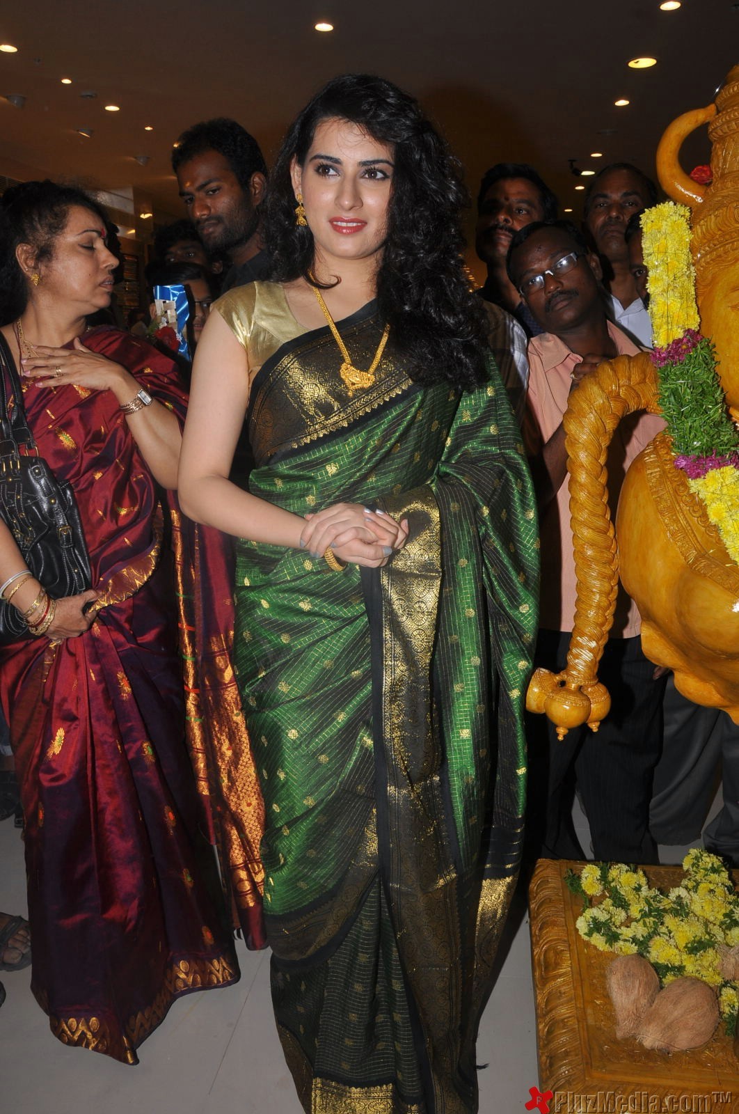 Archana Inaugurate CMR Shopping Mall - Gallery | Picture 91112